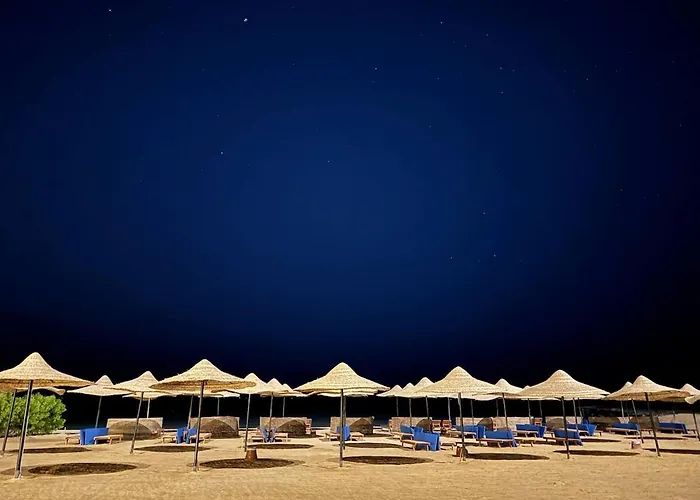 La Quinta Pool & Sea View Ground Floor דירה