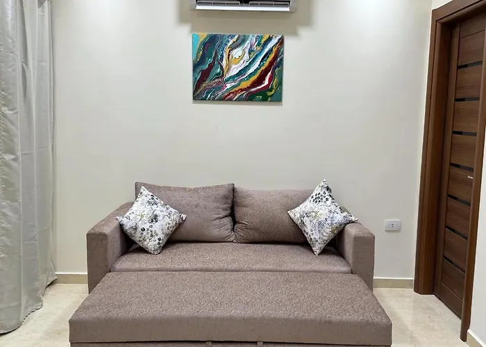 La Quinta Pool & Sea View Ground Floor דירה הורגהדה